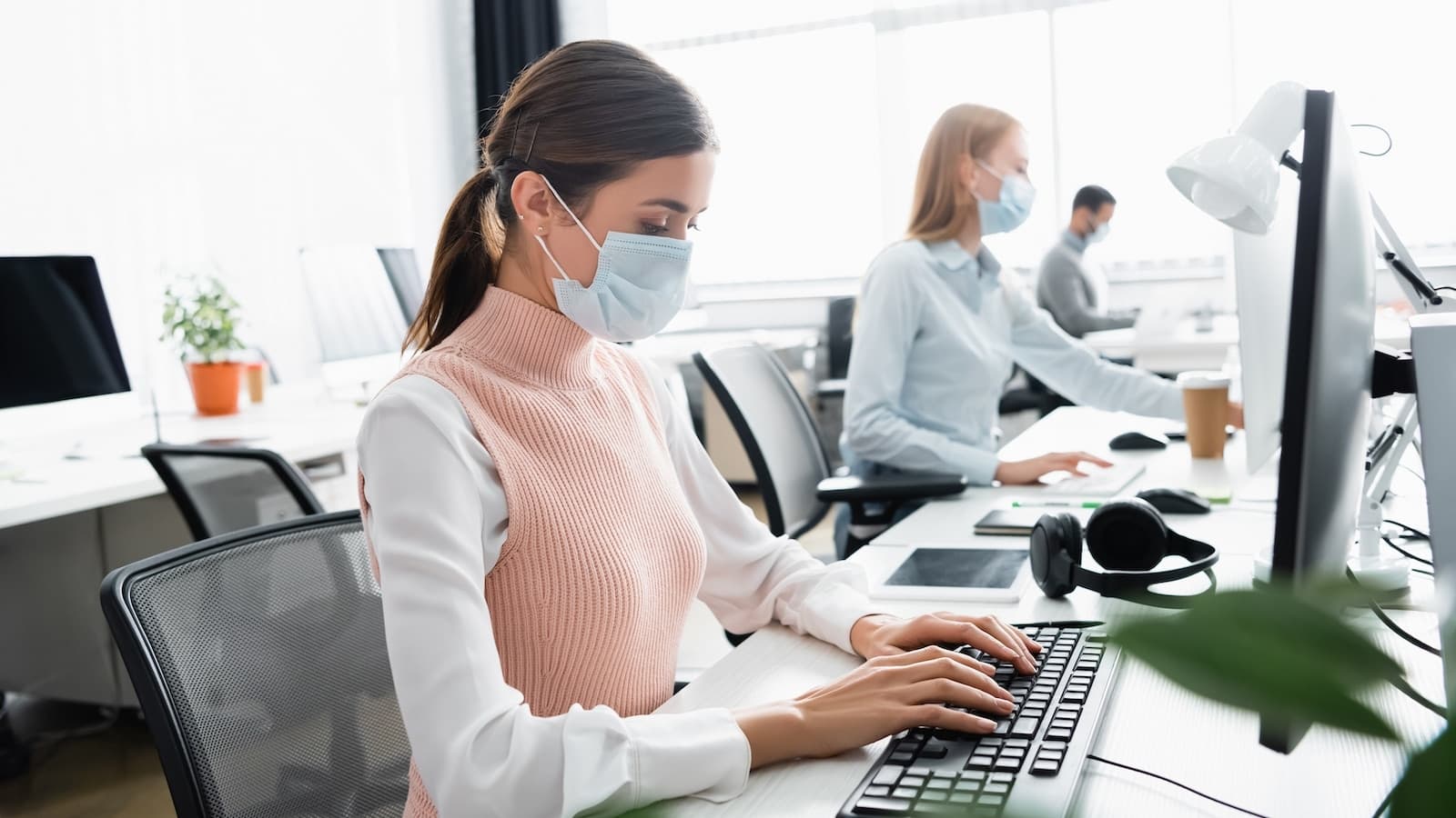 What Top CEOs are Saying about the Future of Hybrid Work