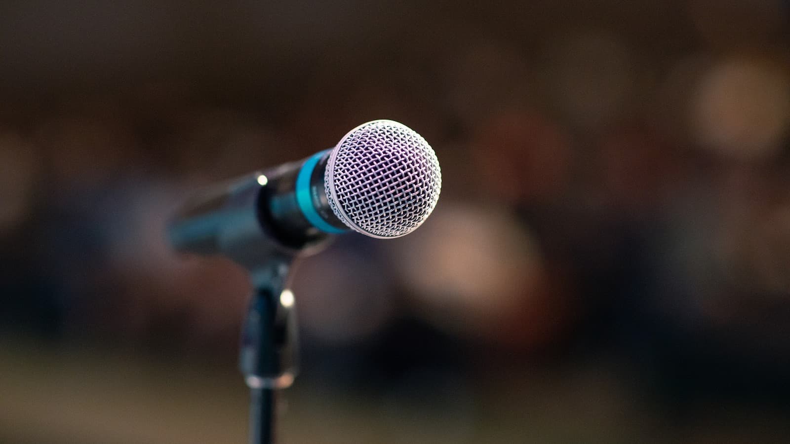 15 Inspirational Speeches to Share with Your Team