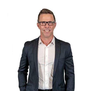 Robert Barnes headshot