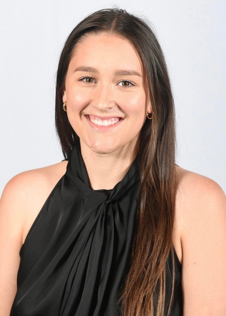 Headshot – Zoe